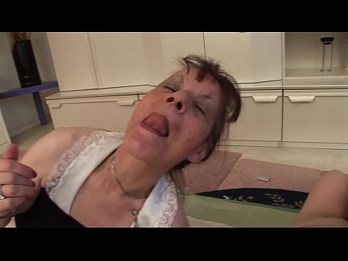 ❤️ Divām vecmāmiņām un vectētiņam ir sekss trijatā ️ Kaltais sekss pie mums ❌❤